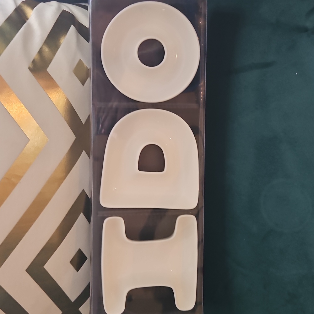 NWOT - White Ceramic Letter Jewelry Dish Set "I DO"